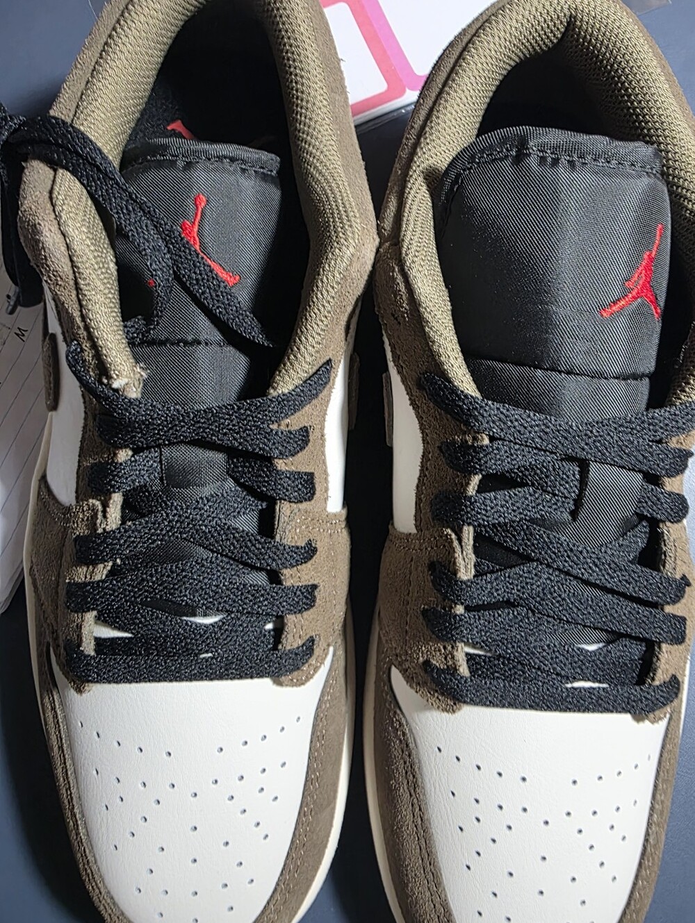 Jordan 1 Low "Palomino", Size 10.5m. Sneaker in Brown, Black & White